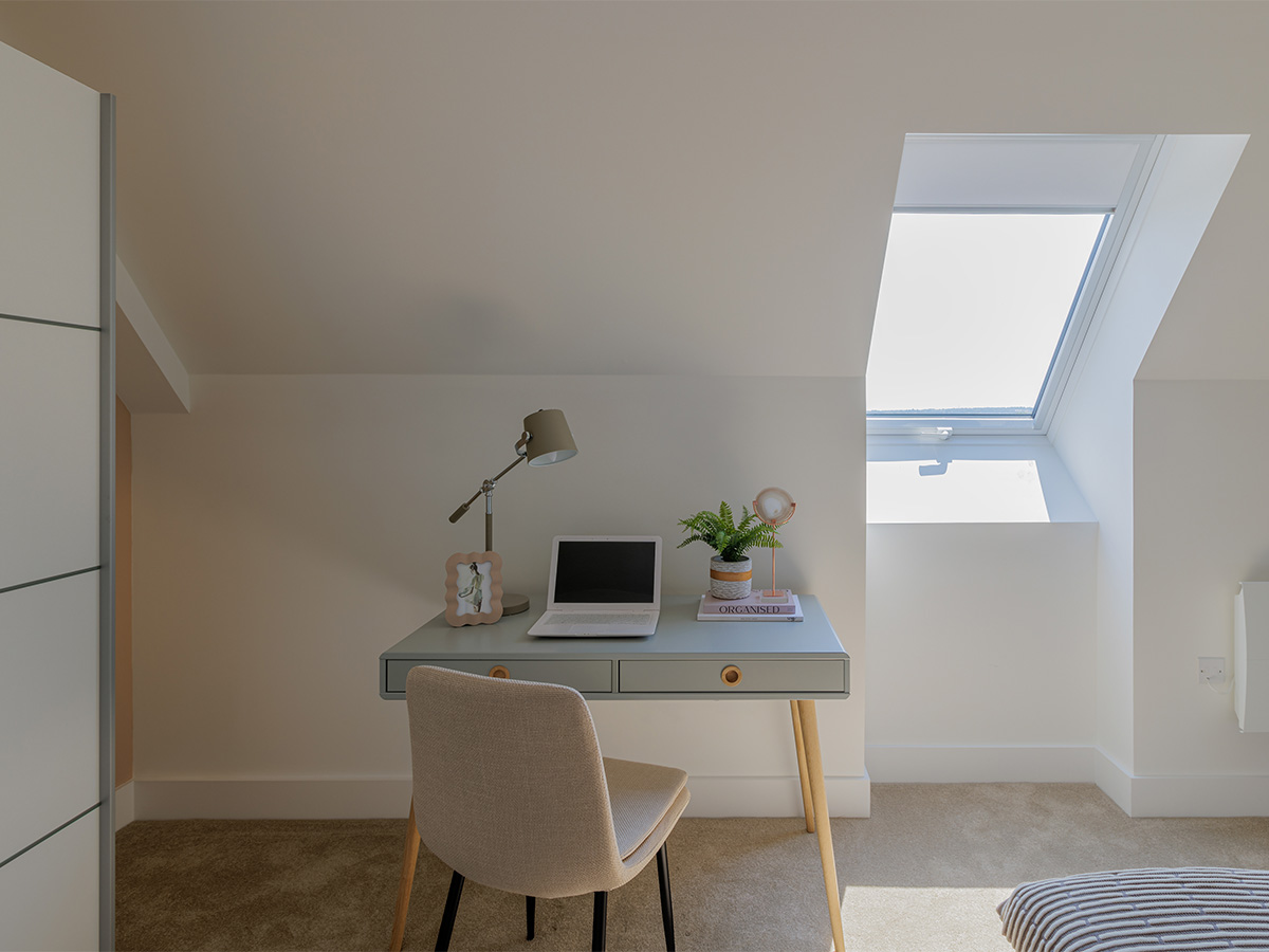 working table of Royal Eden Docks decor by Instyle direct