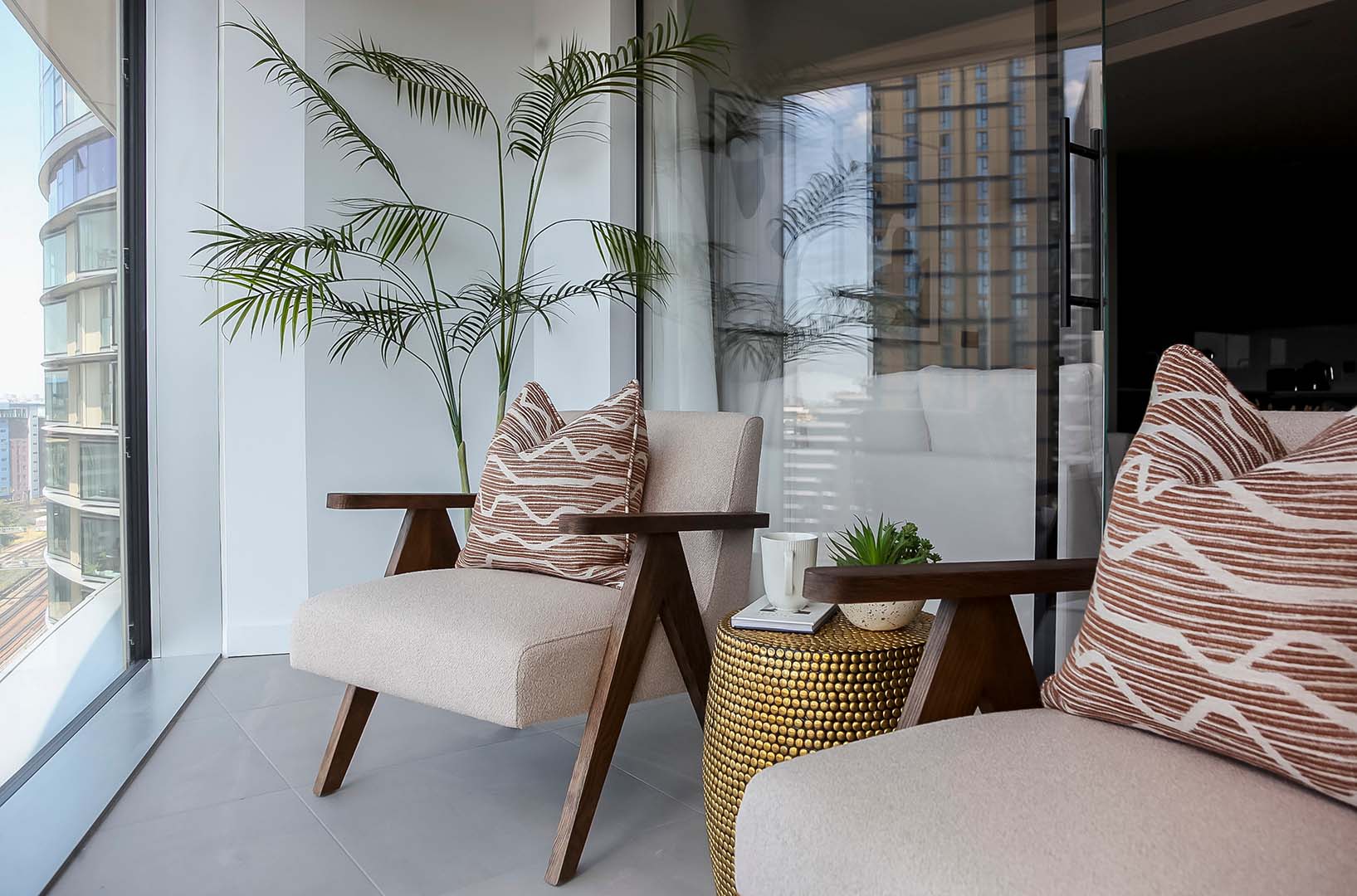 KOA HOUSE, Balcony seating area with city views – 53