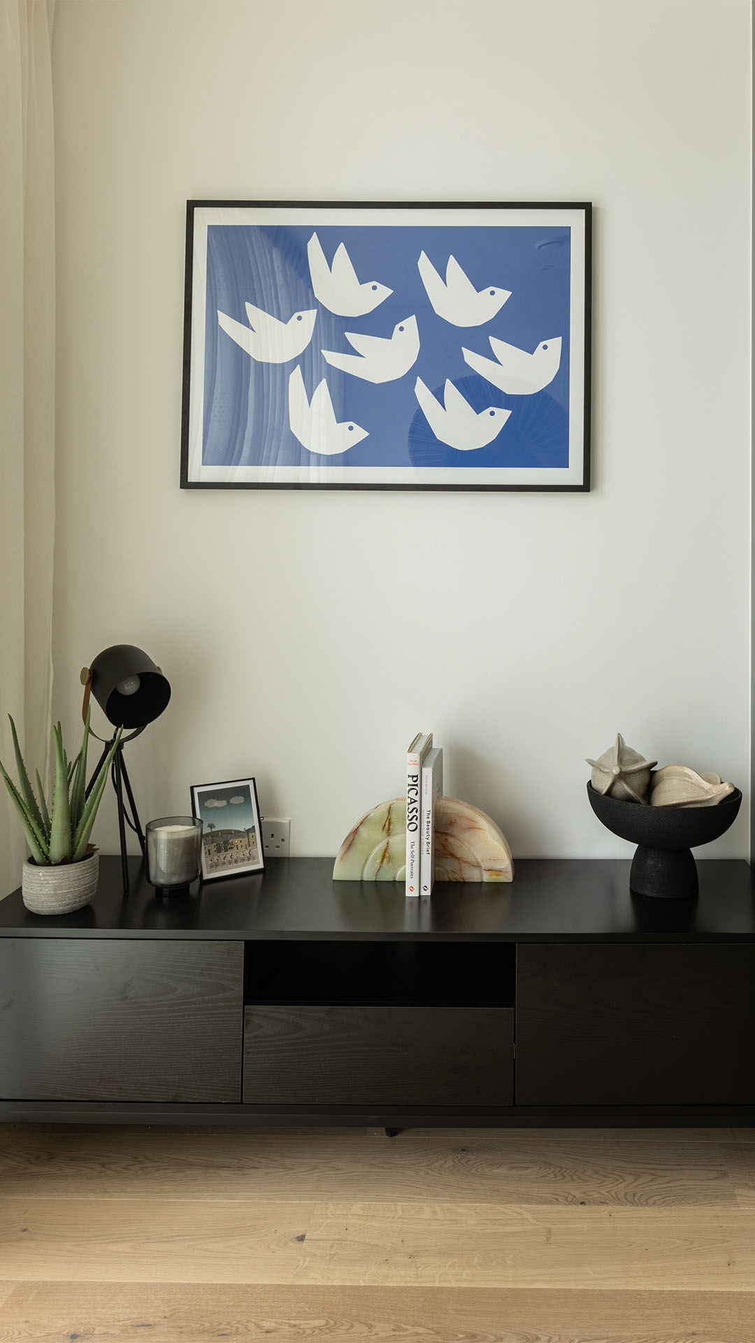 Wall art, Picasso ‘Doves’ in modern interior of 10 Verdica show flats